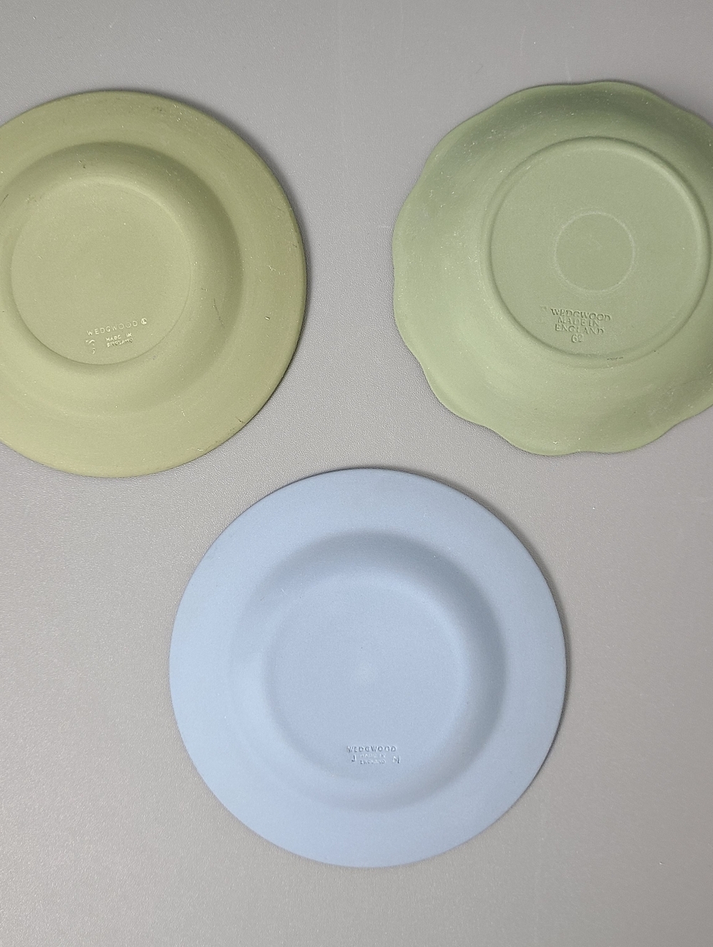 Wedgwood Sage Green Blue Jasperware Small Round Vintage Trinket Dishes-Set of 3 - Picture 2 of 9